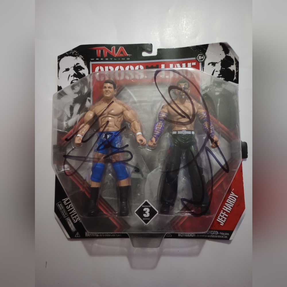 TNA IMPACT WRESTLING CROSS THE LINE ACTION FIGURES AJ STYLES & JEFF HARDY SIGNED